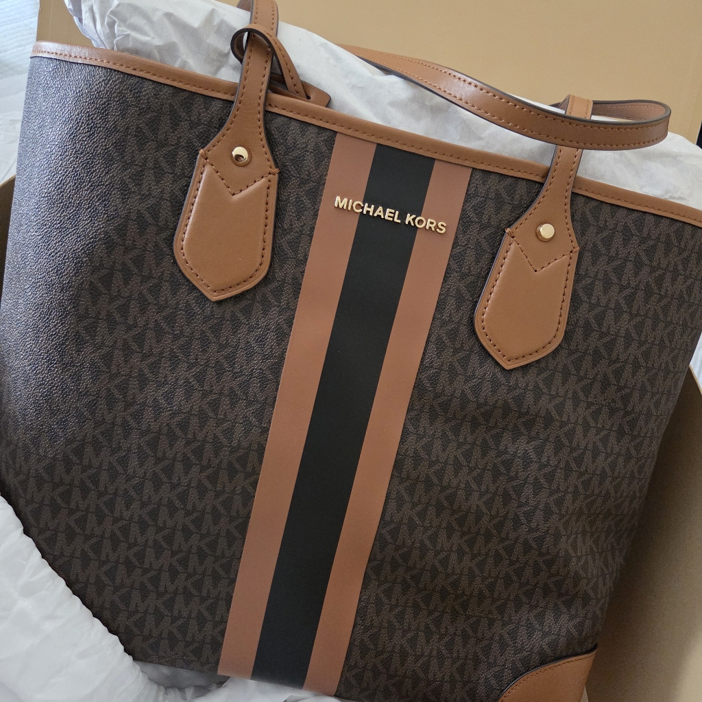 Michael Kors Eva Tote In A Bundle